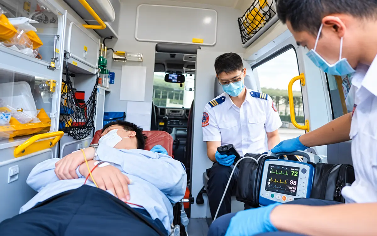 高風險病人 90 天死亡風險降低 31%：三總團隊如何以 AI 預警、及時介入，挽救生命？