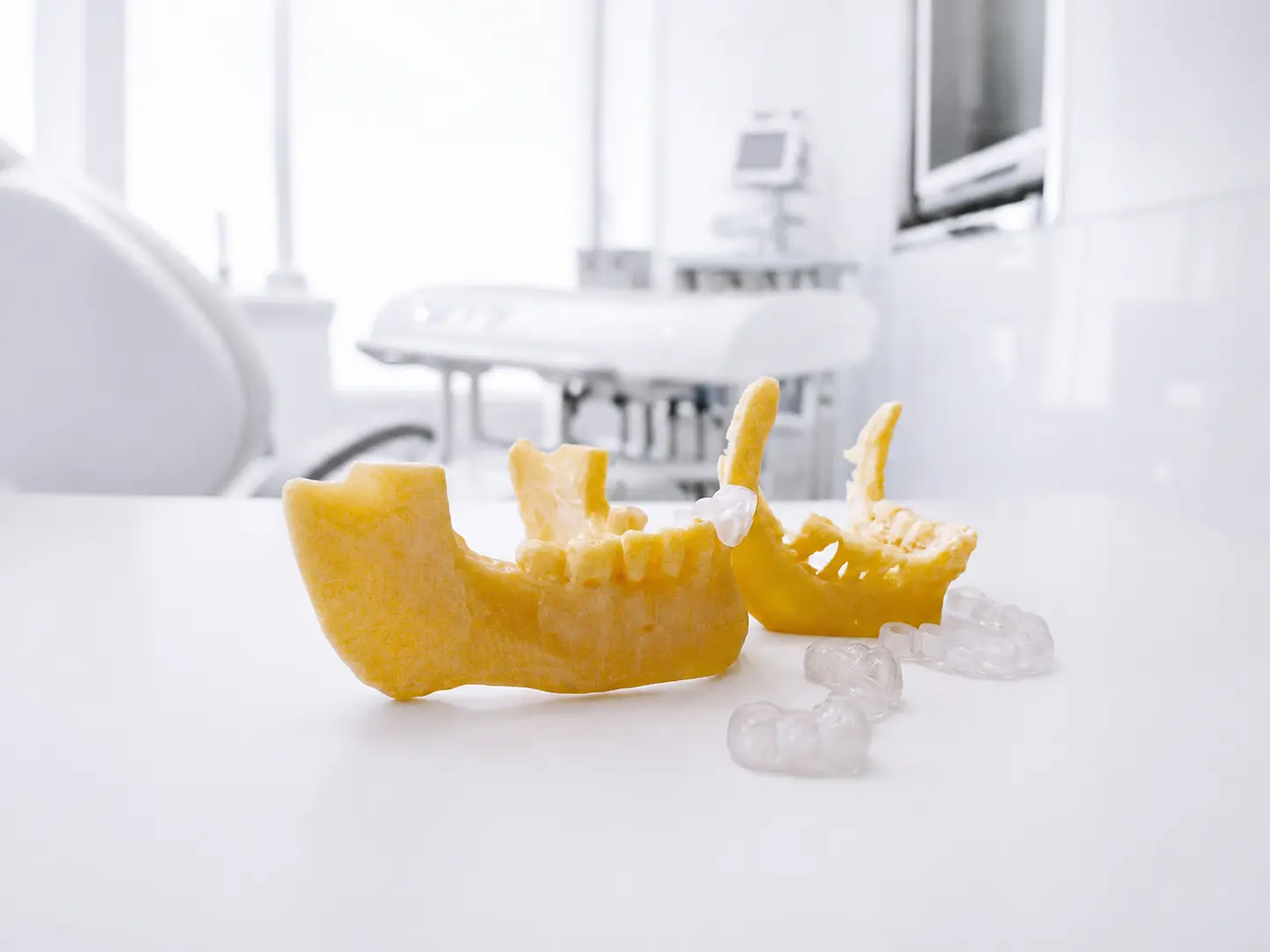 Sense & Beauty 3D printing dental implant surgery